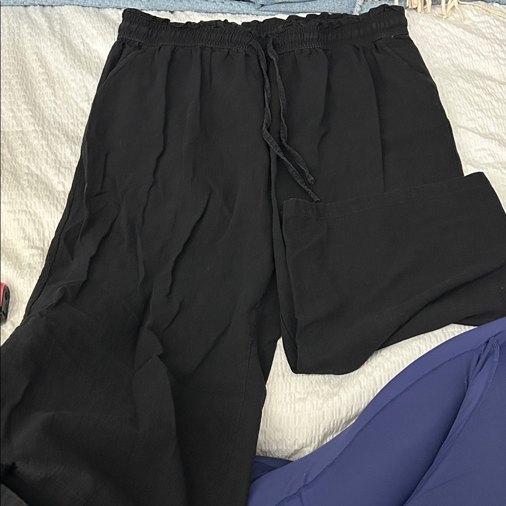 Women's Black Capris